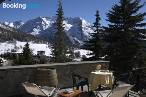 Appartement avec terrasse. Dans une situation exceptionnelle, Wifi