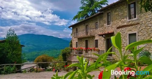 Castiglione di Garfagnana aan zijn voeten! Terras en internet