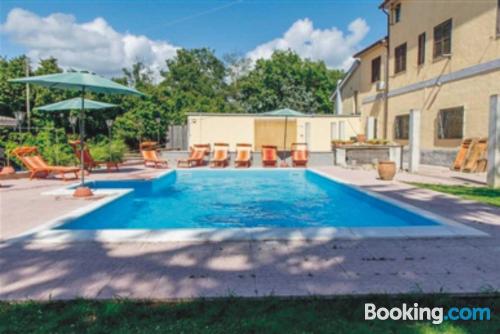 Apartamento con piscina y aire acondicionado en Bassano in Teverina