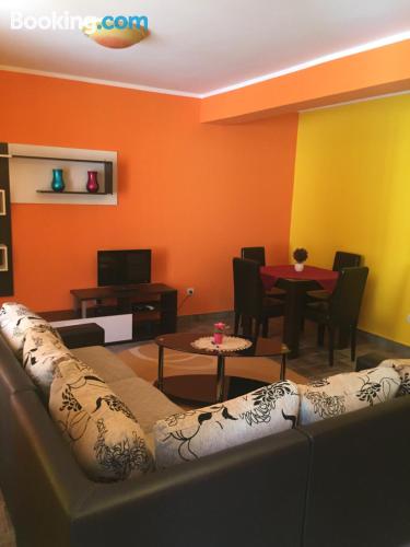 Apartamento de 50m2 em Kotor. Wi-fi!