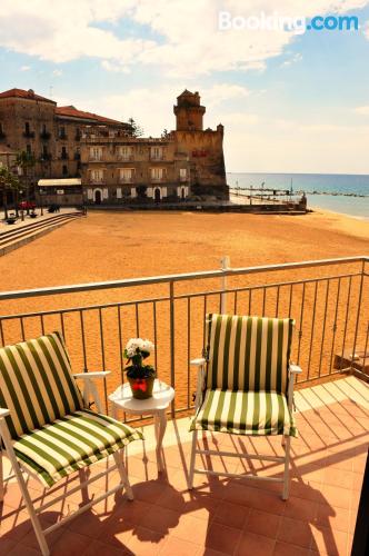 Apartamento com terraço. No centro!