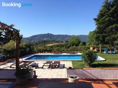 Comfortable home with 2 rooms. Enjoy your pool in Sintra!