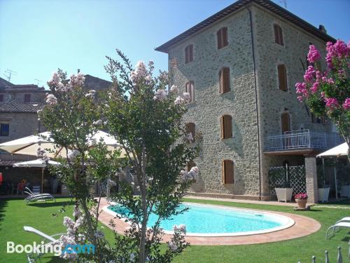 Magione à vos pieds! Piscine et terrasse