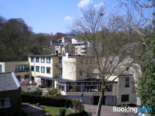 Apartamento com terraço. Internet!