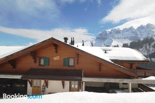 Appartement avec terrasse et Internet à Champoussin, idéal pour 5 ou plus