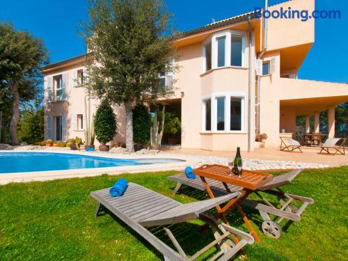 Appartement avec piscine et climatisation. Terrasse!