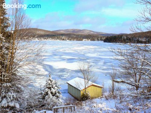 Appartement avec terrasse. Lac-Superieur à vos pieds!