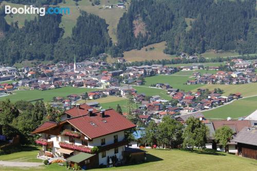 Appartement avec terrasse. À Hainzenberg