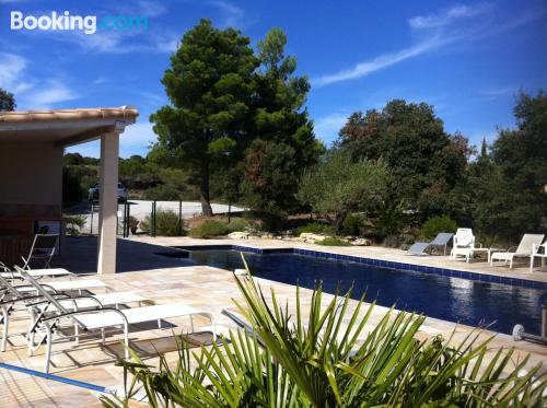 Apartamento de 70m2 en Villegailhenc con vistas