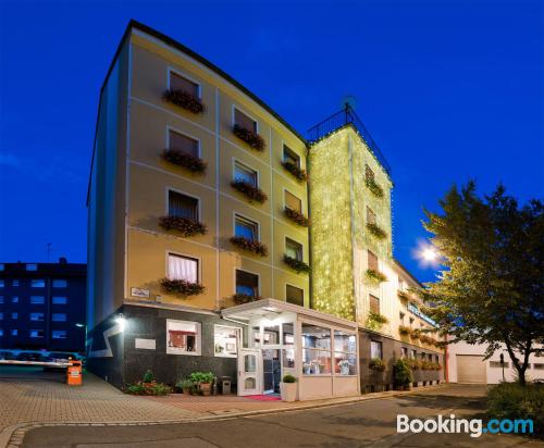 Apartamento pequeno no centro da cidade. Terraço!