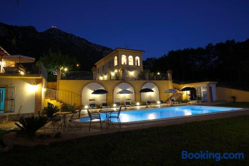 Appartamento con piscina e terrazza. Giungano a portata di mano!