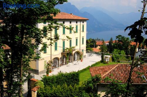 Appartamento con terrazza, a Solto Collina