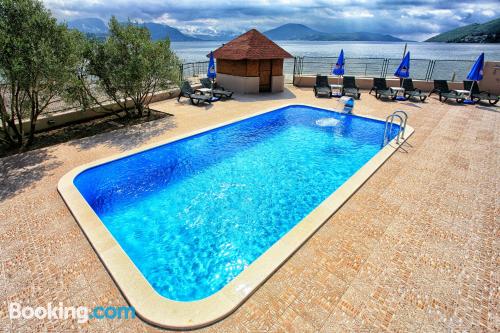 Appartement avec terrasse. À Herceg-Novi.