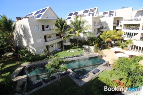 Apartamento de 3 dormitórios em Bain Boeuf. Terraço e piscina