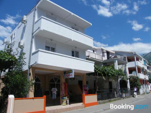 Apartamento em Budva. Wi-fi!.