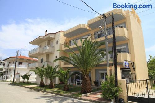 Home with terrace in central location of Paralia Dionysiou