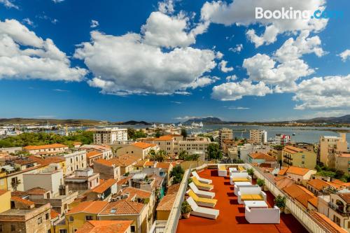 Olbia, dans le centre. Terrasse et Wifi!