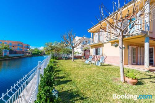 Espaçoso apartamento em Port d'Alcudia, ideal para grupos