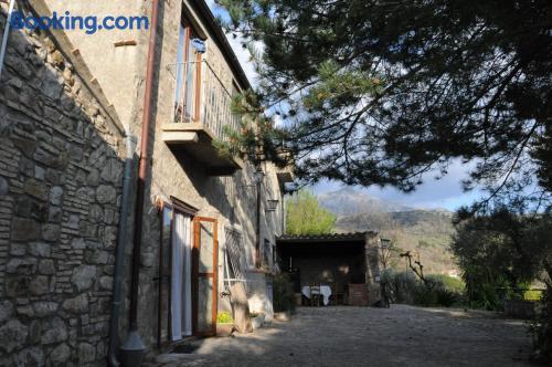 Petit appartement pour deux personnes. Polizzi Generosa à vos pieds!