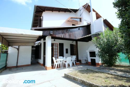 Ferienwohnung in Lido delle Nazioni. Terrasse!