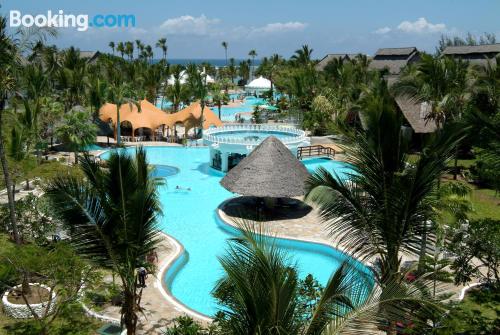 Diani Beach vanuit uw raam!. Zwembad en terras.