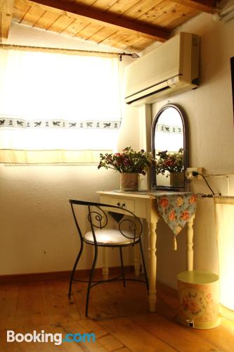 Apartamento perto de todas as atrações. Ar condicionado!