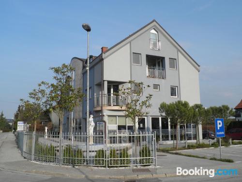 Appartement avec terrasse, avec l'air concdetionné!