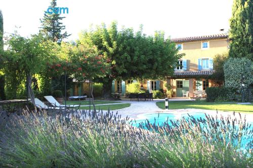 Appartement avec piscine et terrasse. Aubignan à vos pieds!