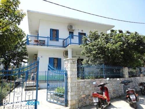 Apartamento de 30m2 en Skopelos Town con terraza y conexión a internet