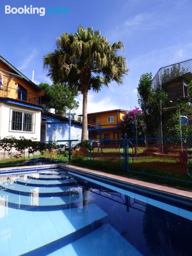 Apartamento con conexión a internet, piscina y terraza