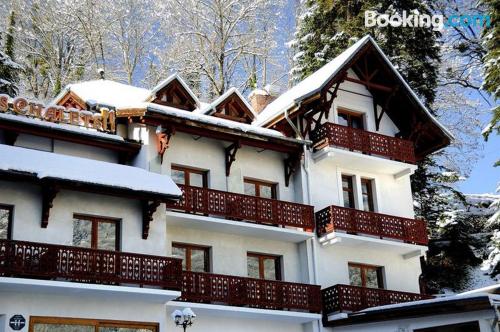 Ferienwohnung mit Balkon. In Brides-les-bains