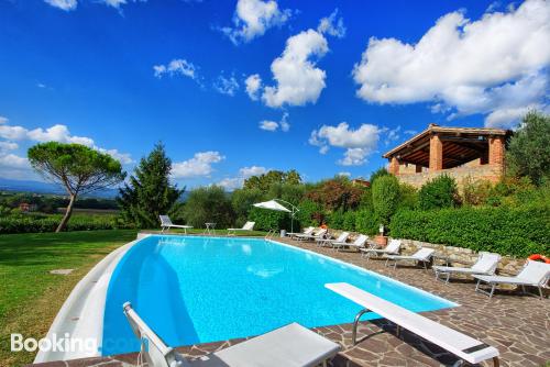 Appartement avec piscine. Vicchio à vos pieds