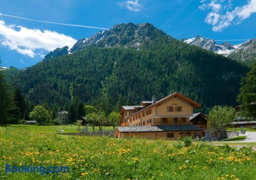 Appartamento con terrazza e Wifi. Gressoney-Saint-Jean dalla vostra finestra!