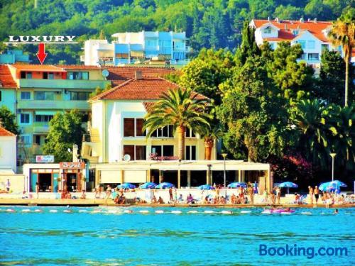 Ferienwohnung mit Terrasse. In Tivat