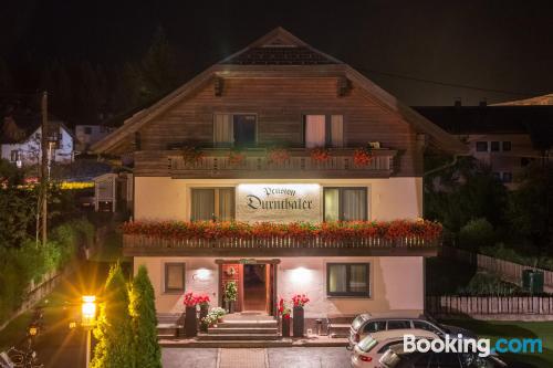 Tröpolach, dans le centre-ville. Terrasse et Internet!