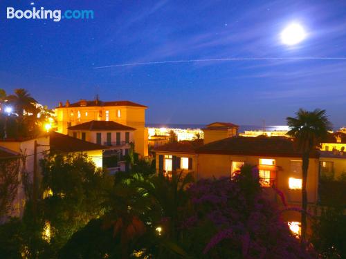 Nizza ai vostri piedi! Terrazza e Internet