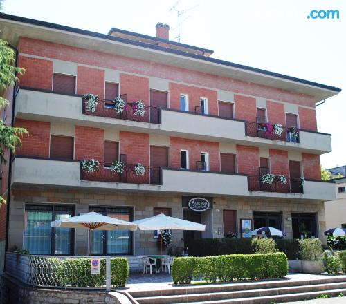 Zona centro en Pianoro con internet y terraza