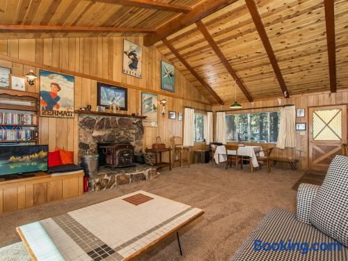 Place in Big Bear Lake. Convenient for groups