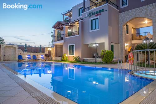 Apartamento con piscina en Almirida