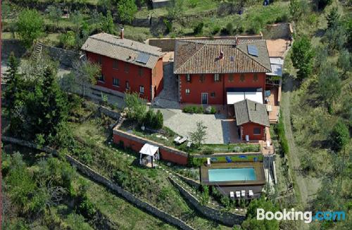 Praktische Apt in Pian di Scò. Terrasse!