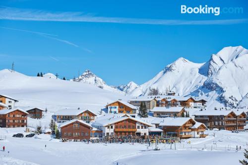 App met terras en wifi. Lech am Arlberg aan zijn voeten!.