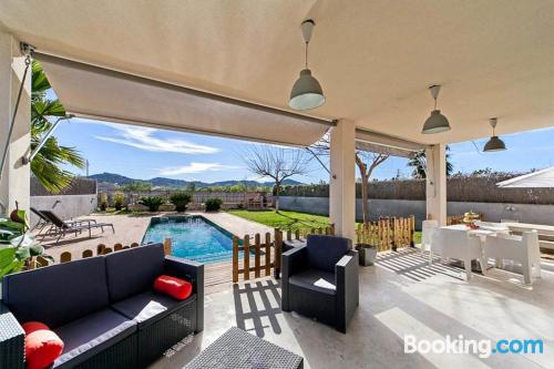 Appartement avec piscine. Terrasse!