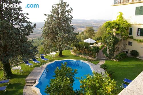 Apartamento com Internet. Terraço e piscina