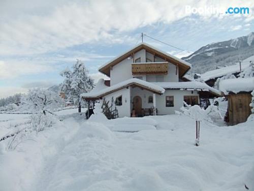 Confortable appartement à Arzl im Pitztal. Terrasse!