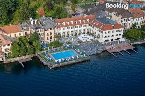 Appartement avec terrasse et Internet à Orta San Giulio. Piscine!