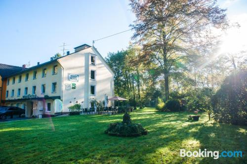 Appartement à Troisdorf. Terrasse et Wifi!