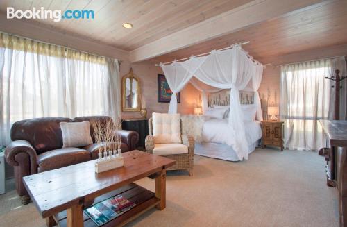 Confortável apartamento com dois quartos em Waihi Beach