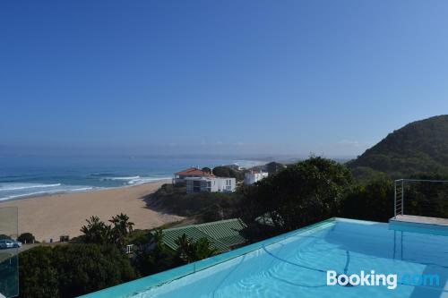 Apartamento com piscina em Keurboomstrand