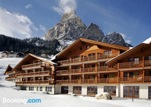 Corvara In Badia à vos pieds. Terrasse et piscine!