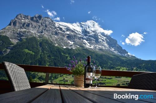 Apartamento ideal con terraza y conexión a internet